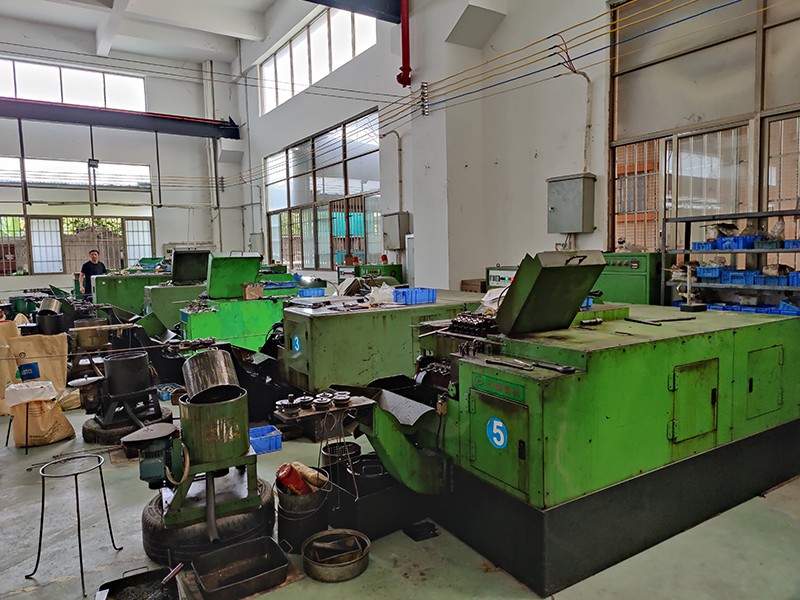 Bottle body production equipment